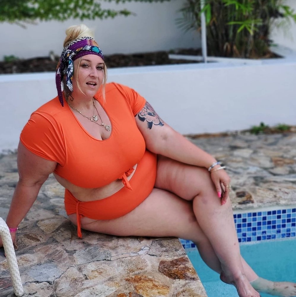 🍊 Orange you glad to see me! 2 piece Plus Size Swimsuit 🩱